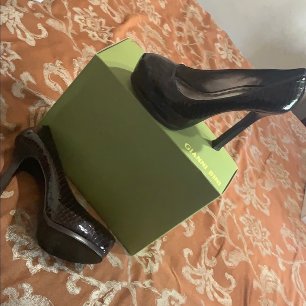 Gianni Bini high heels
